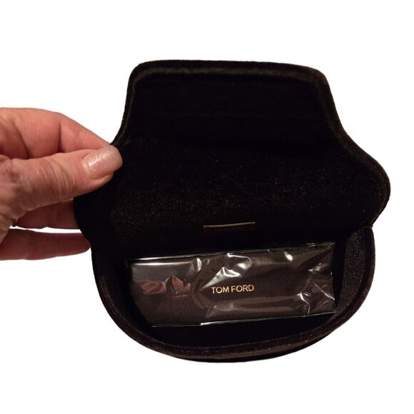 TOM FORD LARGE BROWN VELVET SUNGLASS CASE w CLEANING CLOTH - Picture 4 of 4